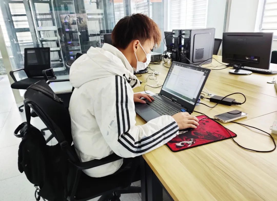 服务客户，royal皇家88人是认真的!